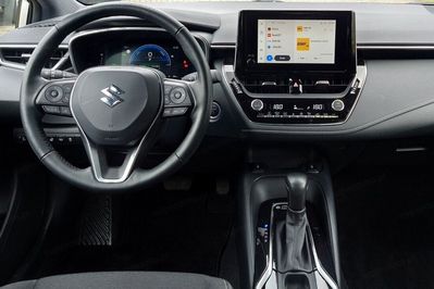 Suzuki Swace 1.8 Hybrid Premium Plus CVT