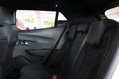 Peugeot 2008 GT e-DCS 1.2 mHEV