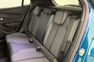 Peugeot 2008 ALLURE 1.2 mHEV e-DCS6