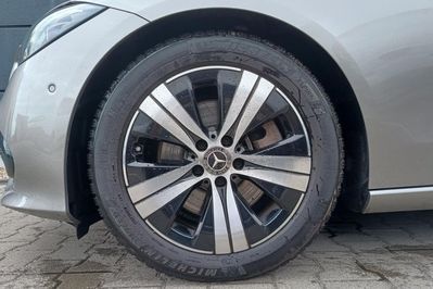 Mercedes Klasa C 300 4MATIC AVANTGARDE