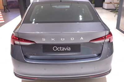 Skoda Octavia Essence 1.5 TSI mHEV DSG