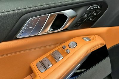 BMW X7 M50i