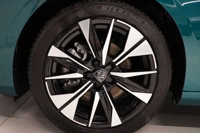 Peugeot 308 Allure 1.2 mHEV e-DCS6