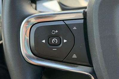 Volvo XC40 B3 Plus Dark