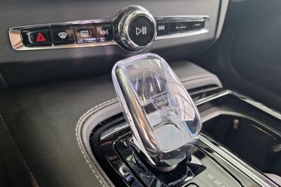 Volvo V90 T8 Plug-In Hybrid AWD Plus Dark