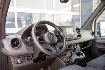 Mercedes Sprinter 316 Kontener + Winda