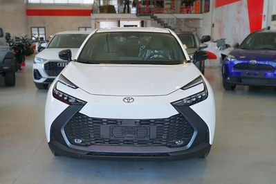 Toyota C-HR Style 2.0 Hybrid Dynamic Force Plug-in