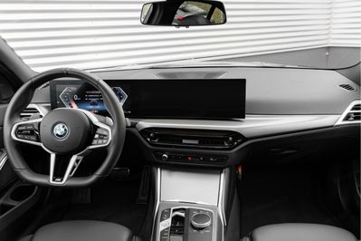 BMW Seria 3 330e M Sport