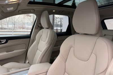 Volvo XC60 T6 Plug-In Hybrid AWD Ultra Dark aut