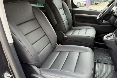 Peugeot Traveller BlueHDi Standard
