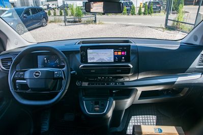 Opel Zafira Life Extra Long L2H1 Business AT8