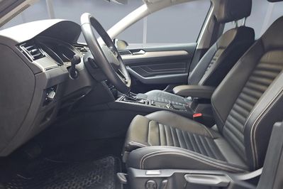 Volkswagen Passat 2.0 TSI Elegance DSG