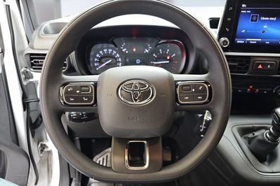 Toyota ProAce D-4T Active