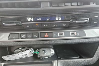 Peugeot Traveller Long L2H1 Business VIP EAT8