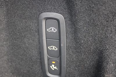 Volvo XC60 T6 Plug-In Hybrid AWD Ultra Bright