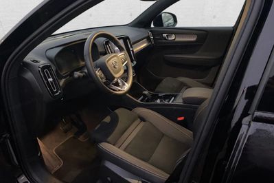 Volvo XC40 B3 B Plus Dark