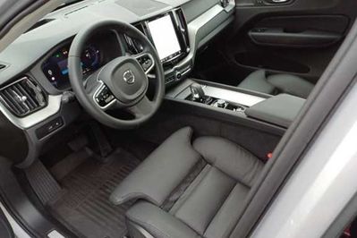 Volvo XC60 T6 Plug-In Hybrid AWD Plus Dark aut