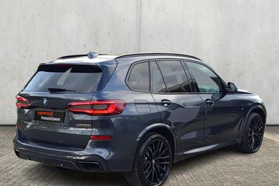 BMW X5 M50i