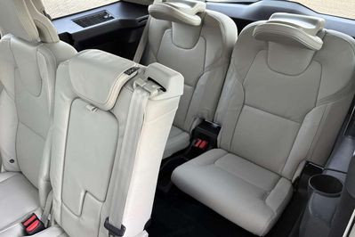 Volvo XC90 T8 AWD Plug-In Hybrid Ultra Bright