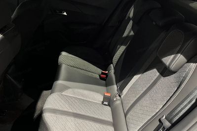 Peugeot 2008 PureTech Allure S&S EAT8