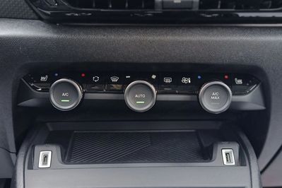 Citroen C4 1.2 Puretech Max S&S EAT8