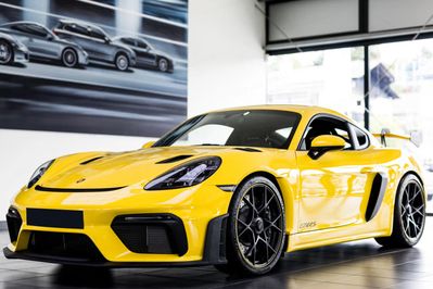 Porsche Cayman 718 Cayman GPF GT4 RS PDK