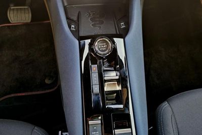 Alfa Romeo Junior 1.2 Ibrida eDCT