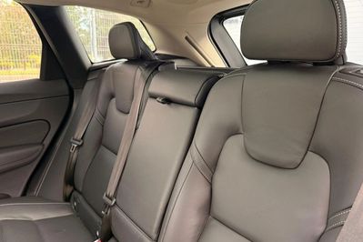 Volvo XC60 B5 B AWD Ultra Dark