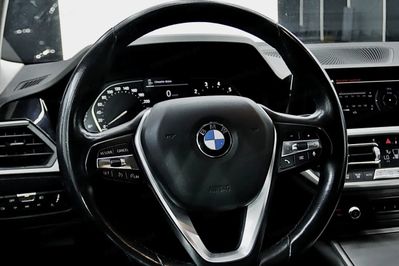 BMW Seria 3 318i Advantage aut