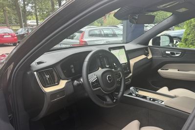 Volvo XC60 B5 B AWD Plus Dark