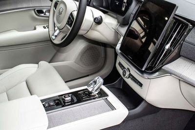 Volvo XC90 B5 AWD Ultra Bright