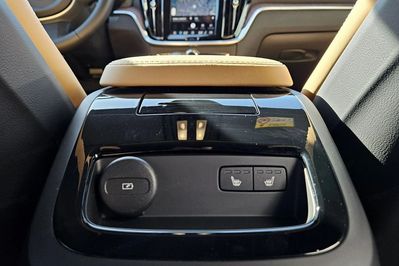 Volvo V60 T8 AWD Plug-In Hybrid Ultra Dark aut