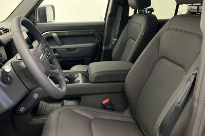 Land Rover Defender 110 D250 X-Dynamic SE