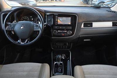 Mitsubishi Outlander 2.0 Caligraphy 4WD CVT