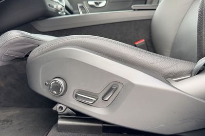 Volvo XC60 B5 B AWD Plus Dark aut