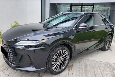 Lexus RX 450h+ Omotenashi 2.5 Hybrid Plug-in