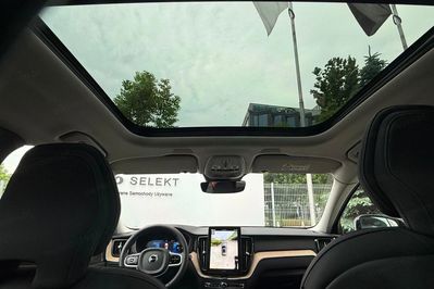 Volvo XC60 B5 B AWD Plus Dark aut