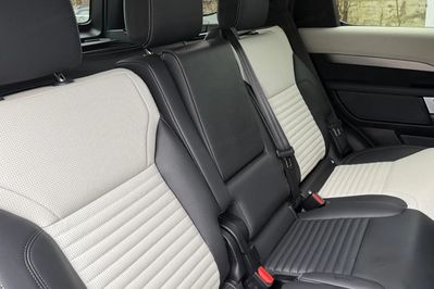 Land Rover Discovery D250 Dynamic SE