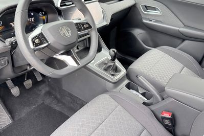 MG ZS 1.5  Standard MT