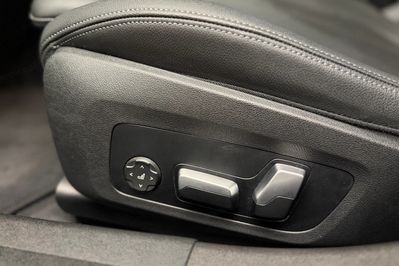 BMW Seria 3 330i xDrive M Sport