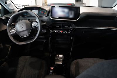 Peugeot 208 Business 1.2 mHEV e-DCS6