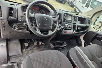 Peugeot Boxer Kontener 8EP + Winda