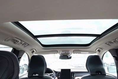 Volvo XC60 T6 Plug-In Hybrid AWD Ultra Dark