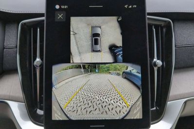 Volvo XC60 T6 Plug-In Hybrid AWD Ultra Dark