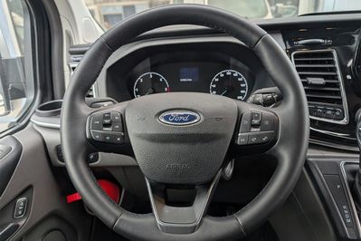 Ford Tourneo Custom L2H1 AT