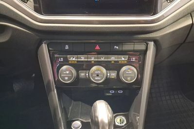 Volkswagen T-ROC 1.5 eTSI DSG