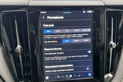 Volvo XC60 T6 Plug-In Hybrid AWD Plus Dark