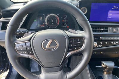 Lexus ES 300h Business Edition
