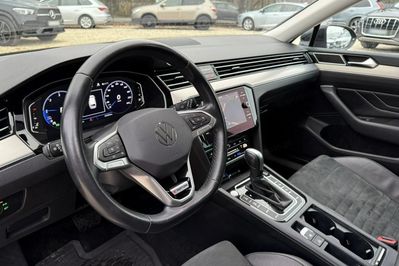 Volkswagen Passat TDI SCR 4Mot. DSG