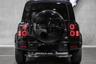 Land Rover Defender 110 D250 X-Dynamic HSE